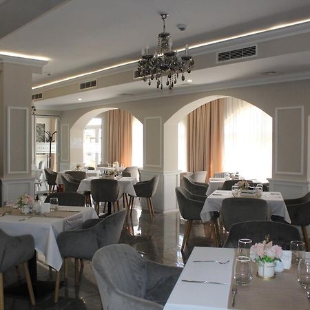 Vemara City Boutique Hotel-Free Parking Varna Buitenkant foto
