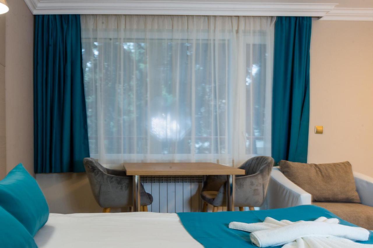 Vemara City Boutique Hotel-Free Parking Varna Buitenkant foto