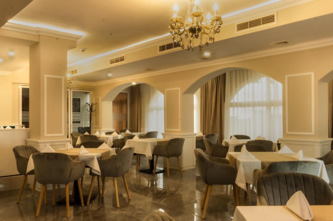 Vemara City Boutique Hotel-Free Parking Varna Buitenkant foto