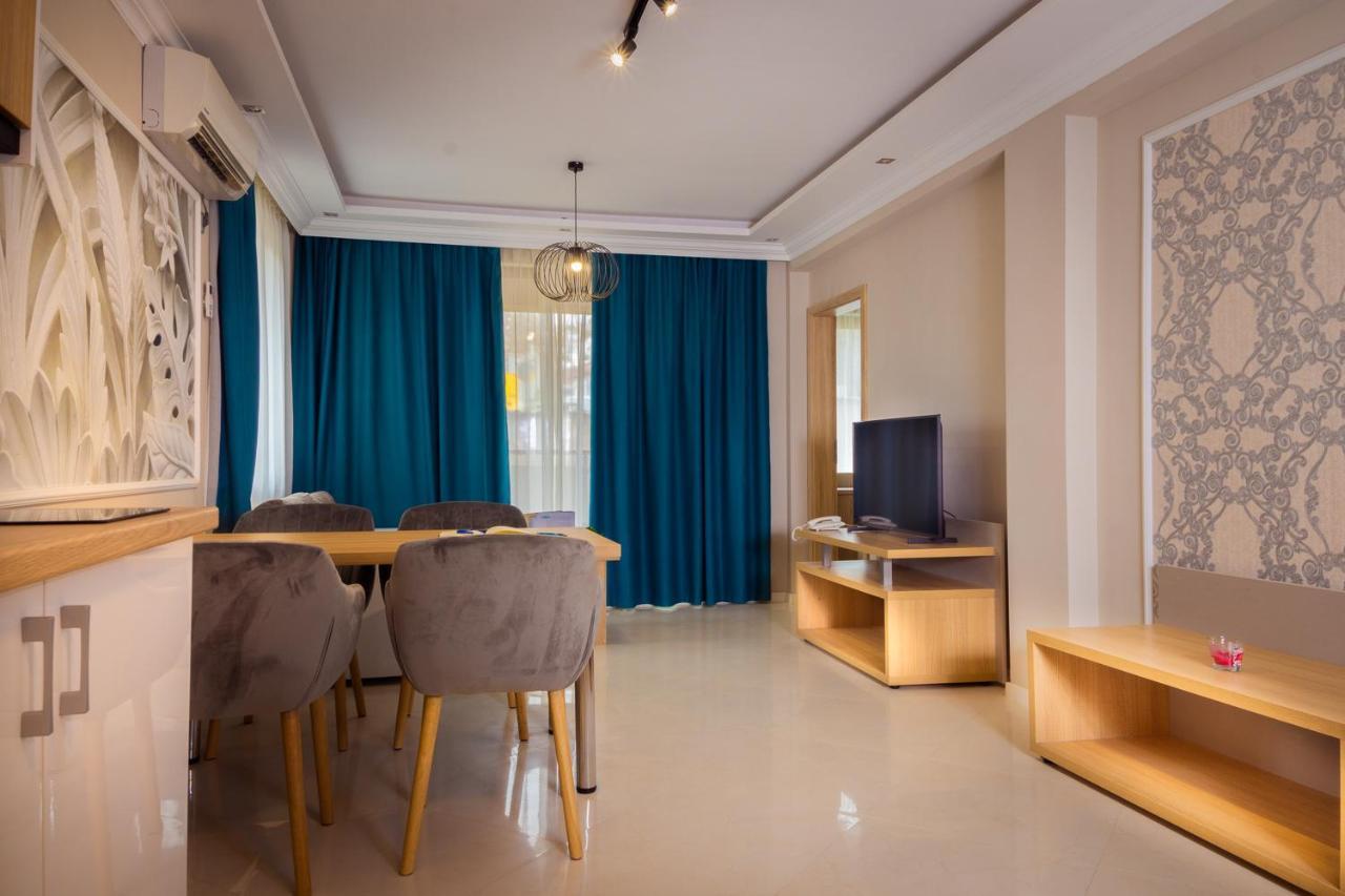 Vemara City Boutique Hotel-Free Parking Varna Buitenkant foto