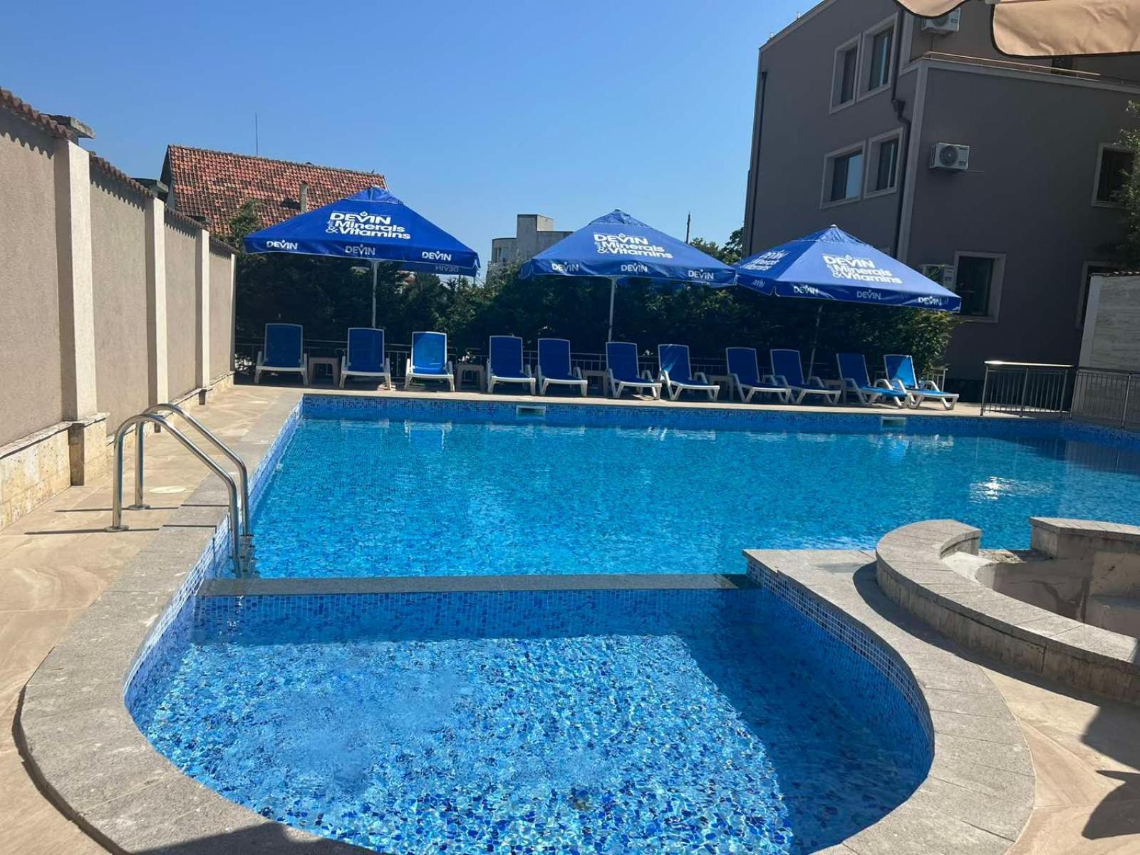 Vemara City Boutique Hotel-Free Parking Varna Buitenkant foto