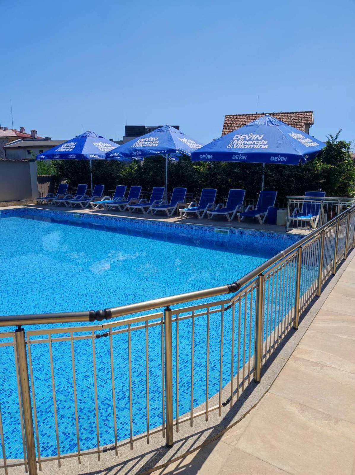Vemara City Boutique Hotel-Free Parking Varna Buitenkant foto