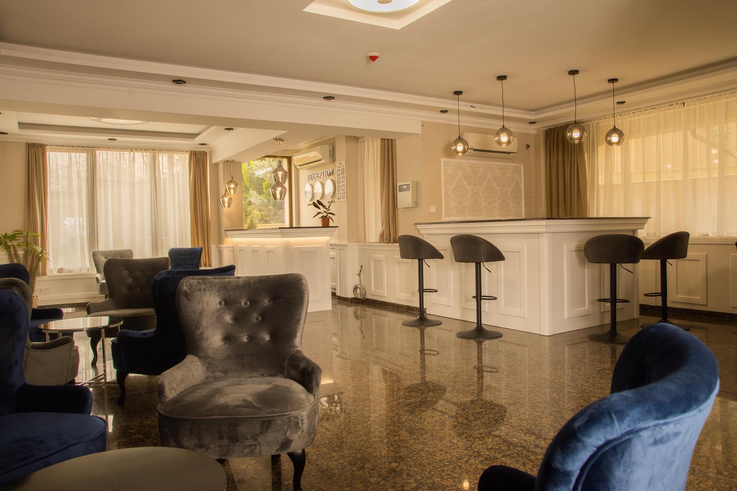 Vemara City Boutique Hotel-Free Parking Varna Buitenkant foto