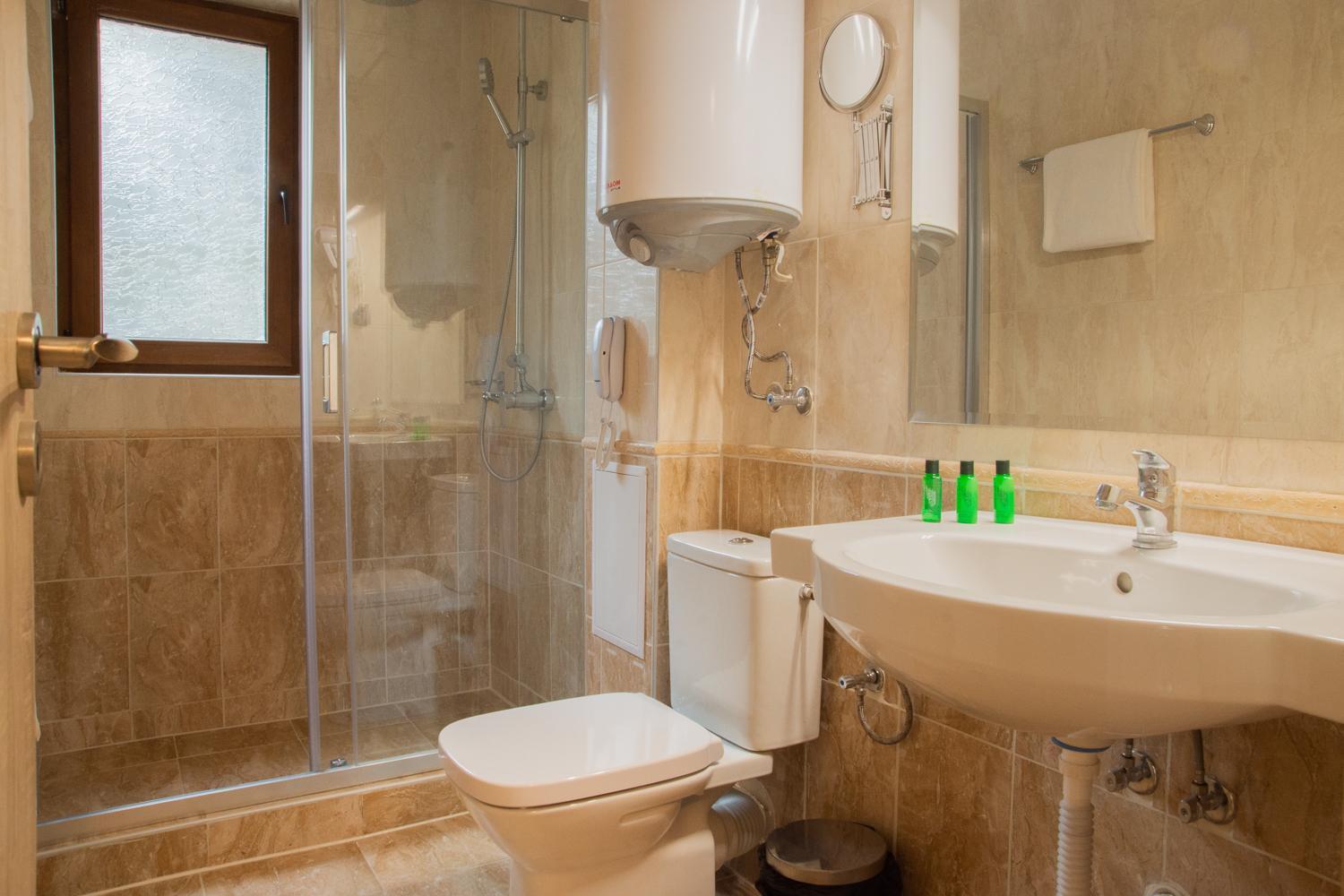 Vemara City Boutique Hotel-Free Parking Varna Buitenkant foto